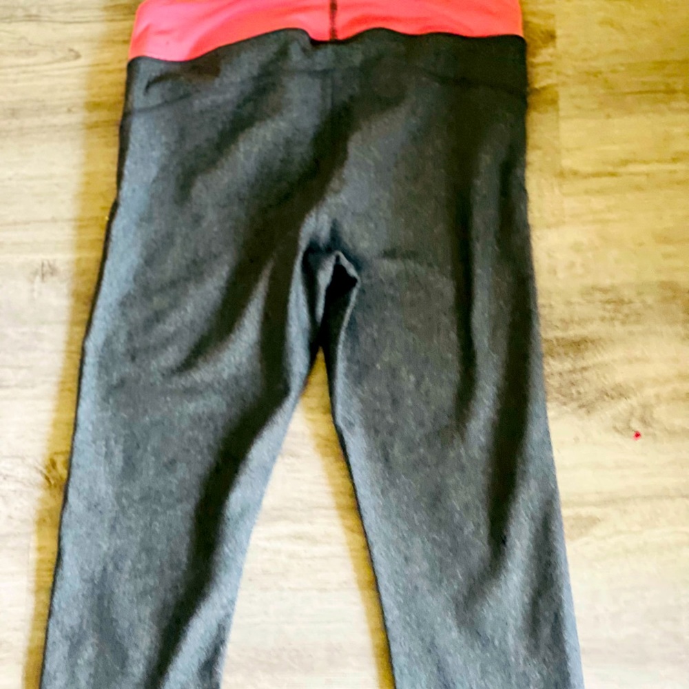 Under Armor Capri leggings